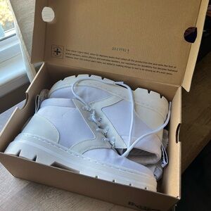 Dr. Martin Bonny W Boots